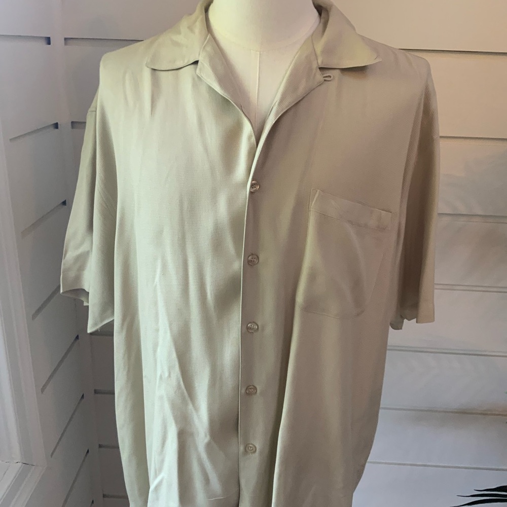 Maxwell and Co. Men’s 100% Silk Short Sleeve Shirt Size XL